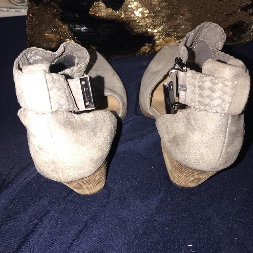 Shoes - Picture 2 of 2